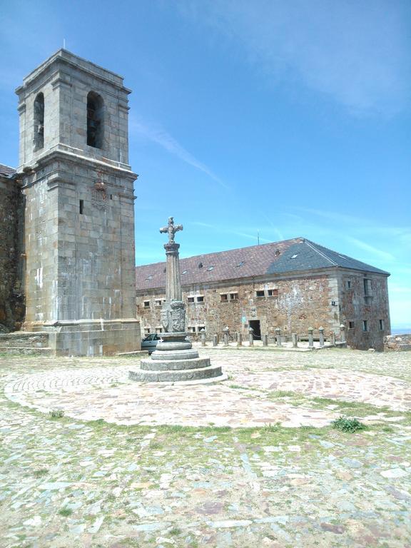 Hotel Hospederia Del Santuario De La Pena De Francia El Cabaco Exterior foto