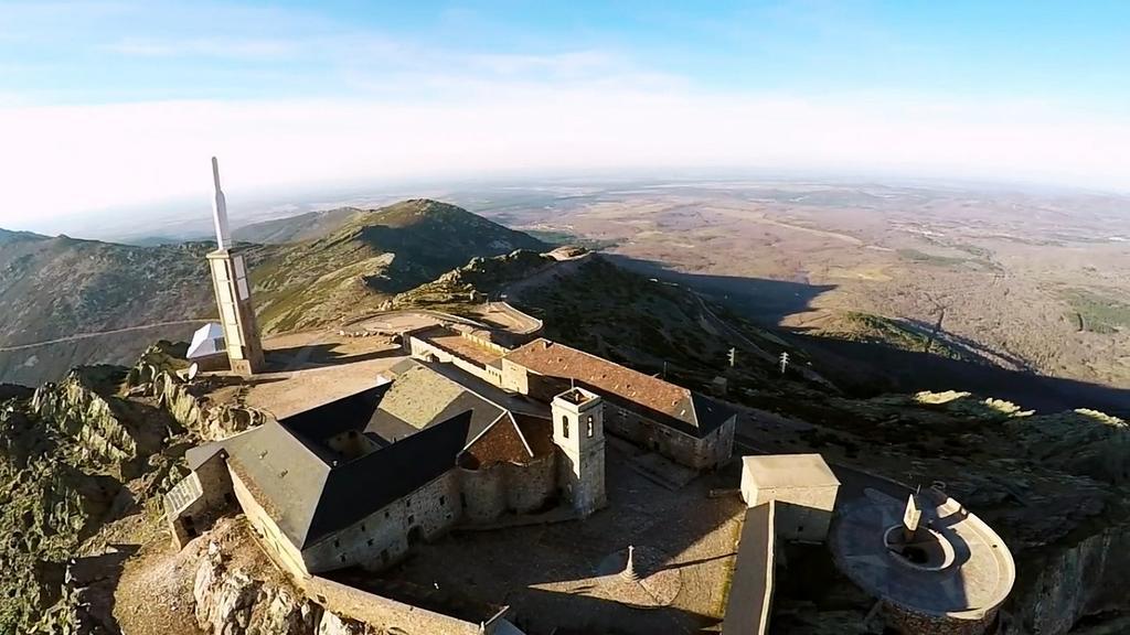 Hotel Hospederia Del Santuario De La Pena De Francia El Cabaco Exterior foto