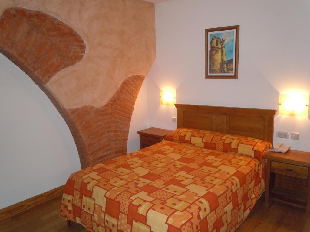 Hotel Hospederia Del Santuario De La Pena De Francia El Cabaco Zimmer foto