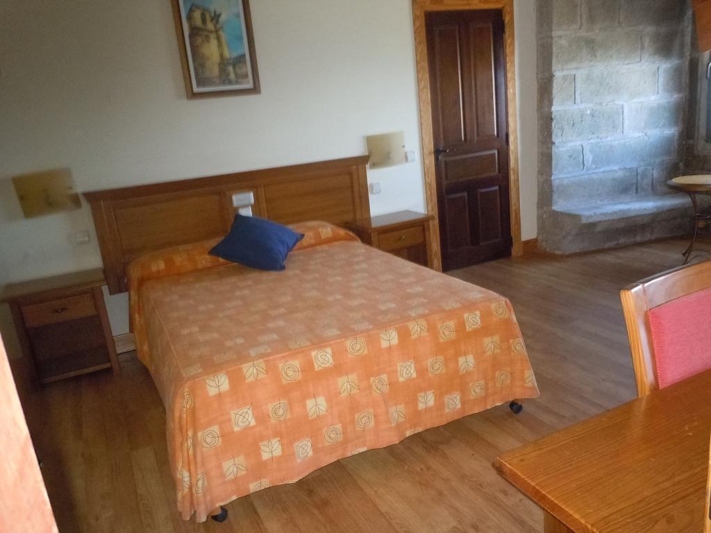 Hotel Hospederia Del Santuario De La Pena De Francia El Cabaco Zimmer foto